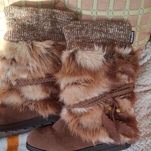 Muk Luks Brown Knit and Faux Fur Boots